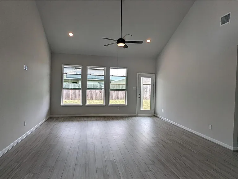 18606 Albany Bay Ln — Photo 16