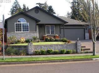 900 E Edgewood Dr, Newberg, OR 97132
