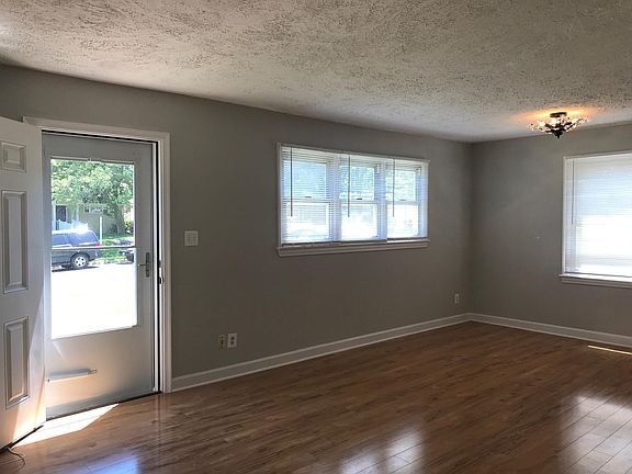 3rd image of 3132 Dashiell Rd
