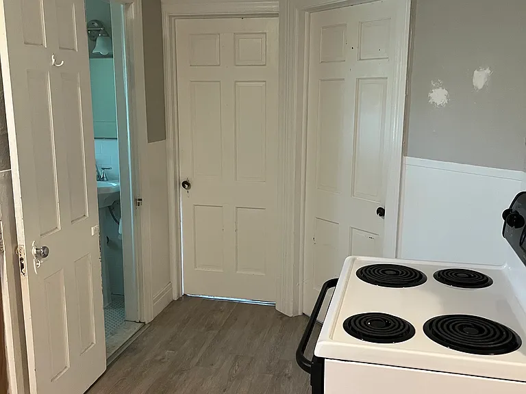 633 Englewood Ave #2 — Photo 4