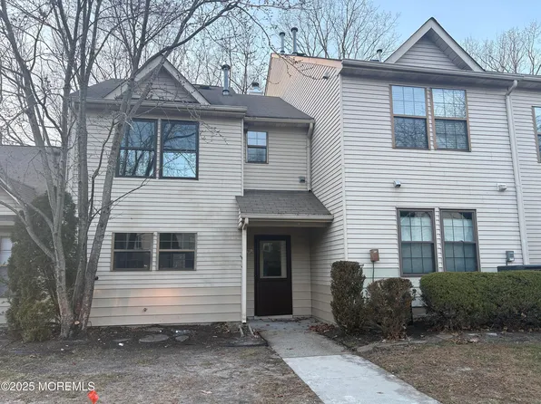 1201 Bluebell Dr, Jackson, NJ 08527