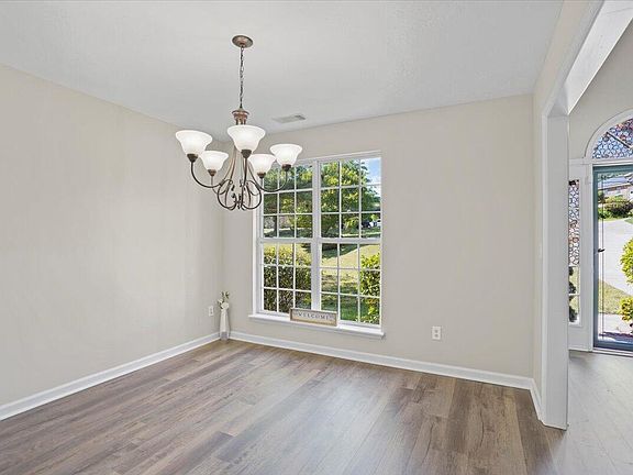 5th image of 4618 Country Glen Cir