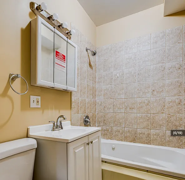 2251 W Rosemont Ave — Photo 1