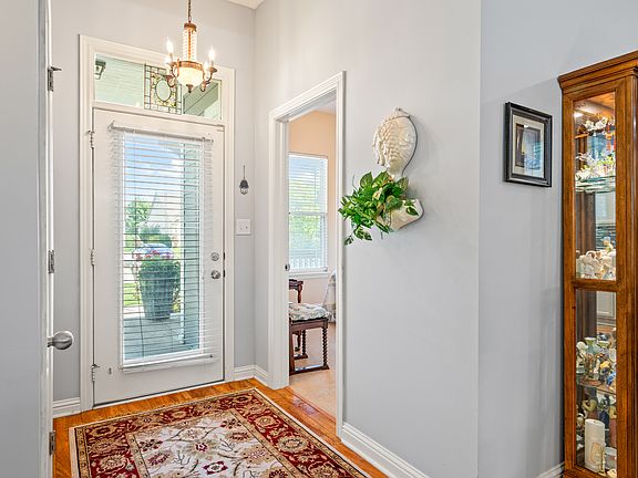 3rd image of 5067 Clemens Pl