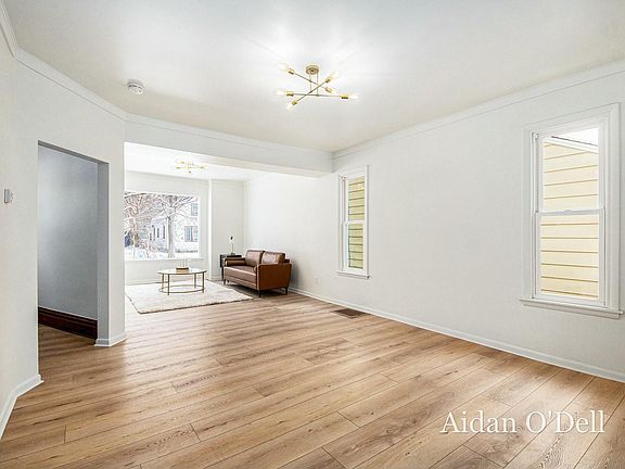 5th image of 841 College Ave SE