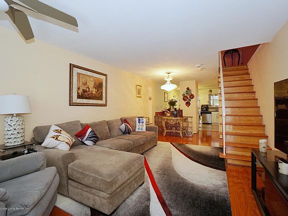 2nd image of 37 Dayna Dr