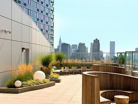 3rd image of 505 W 37th St APT 29F
