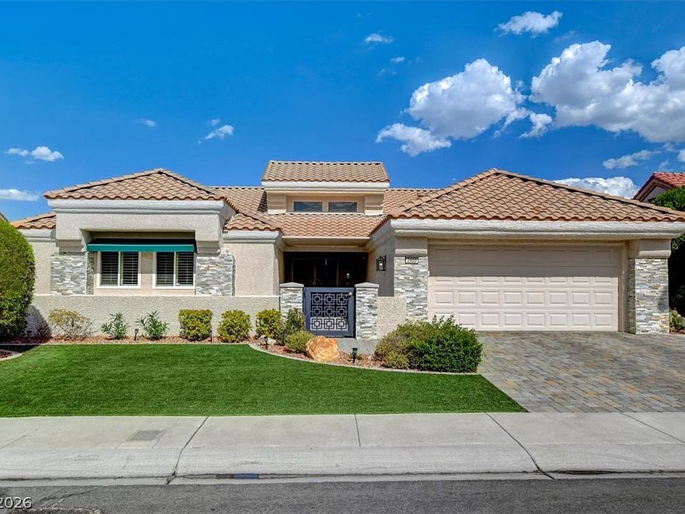 1st image of 2900 Golfside Dr