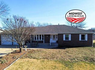 1307 Park Pl, Marysville, KS 66508