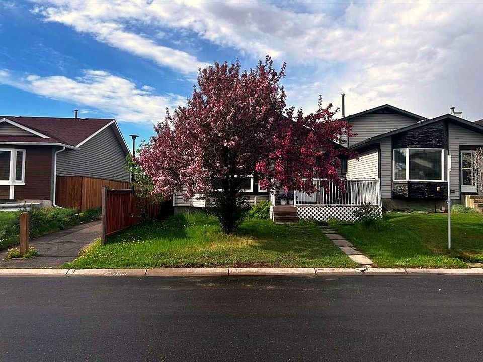 1st image of 127 Whitehaven Rd NE