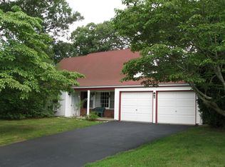 54 Pembrook Dr, Stony Brook, NY 11790