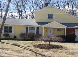 100 Grand View Rd, East Greenwich, RI 02818