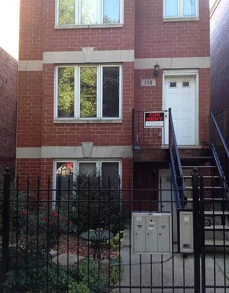 739 S Claremont Ave — Photo 4