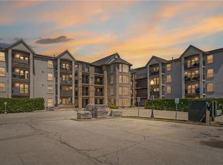 1421 Walkers Line #209, Burlington, ON L7M 4P4