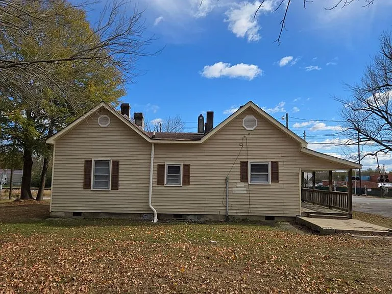 1401 Old Norlina Rd — Photo 32