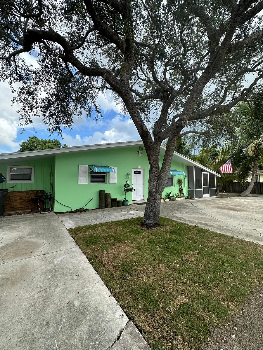 Building Photo - 1947 Holman Dr #B