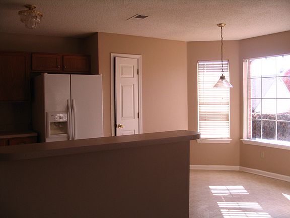 Breakfast and counter bar