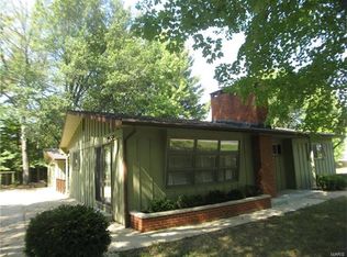 1804 Captains Dr, Worden, IL 62097