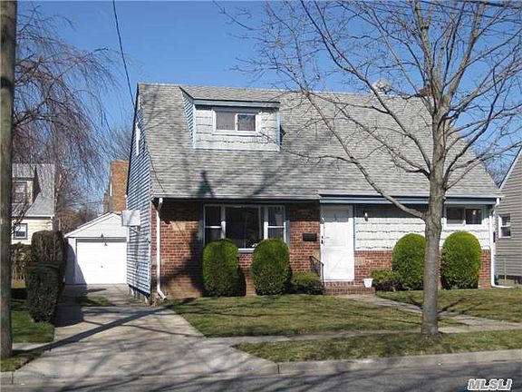2nd image of 33 Webster St