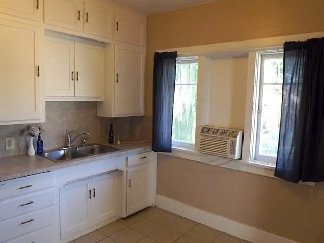 1 bed, 720 sqft, $895 — Photo 4