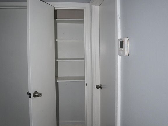 4th image of 12 Bruce Ln