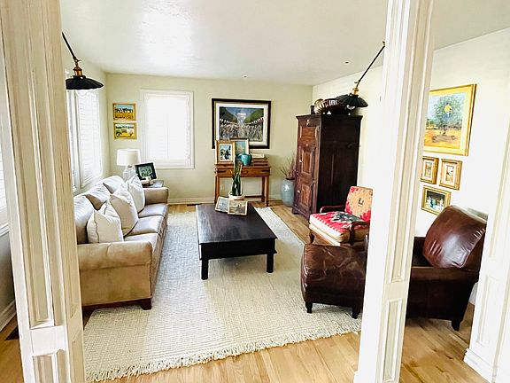 Frontroom