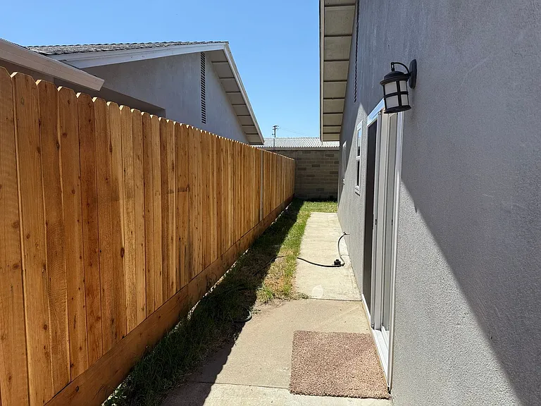1713 Randazzo Ave — Photo 3