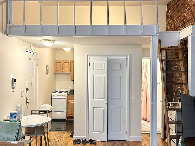 44 W 65th St #2F — Photo 2