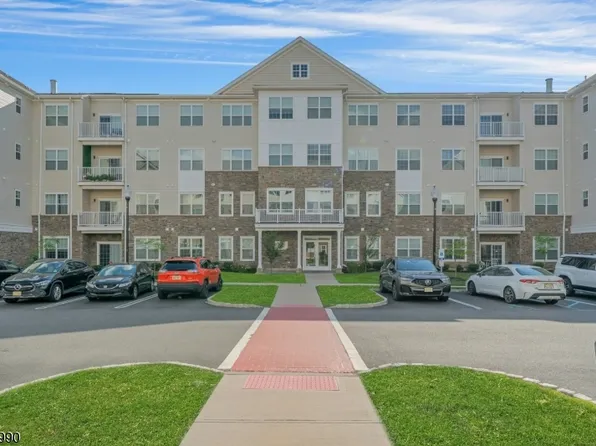 644 Lorhan Dr BLDG 6 #644, Piscataway Twp., NJ 08854