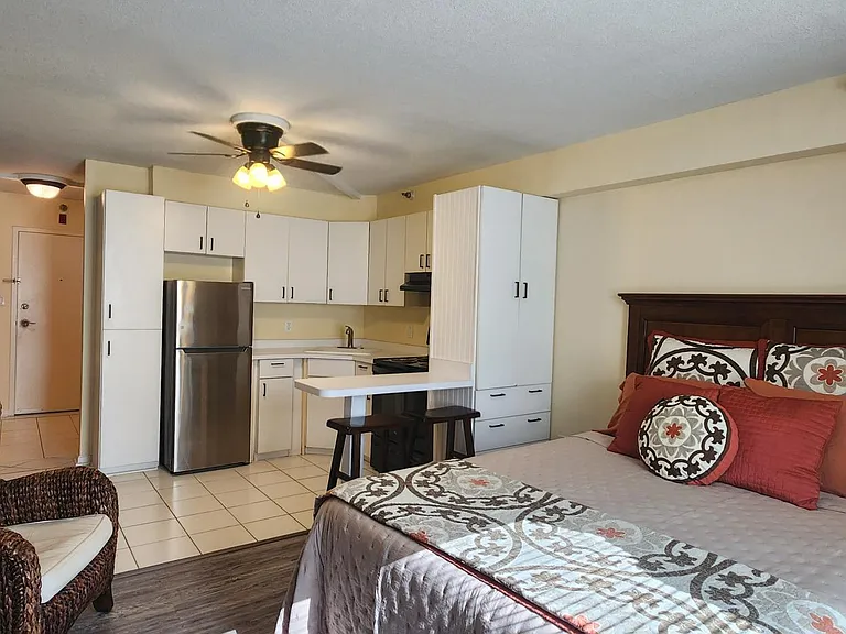 224 E Garden St #443 — Photo 6