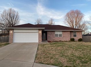 3835 W Creekside Ct, Springfield, MO 65802