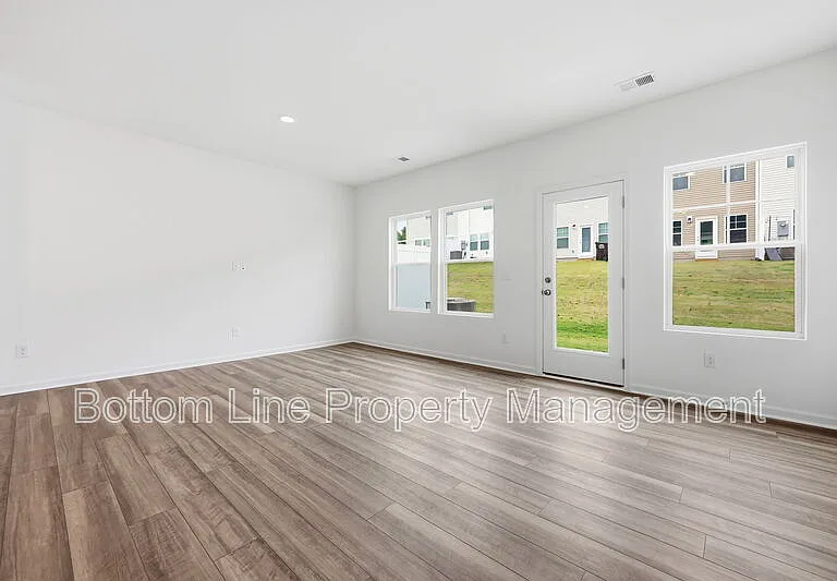 27 Broward Ln — Photo 11
