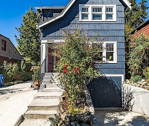 2nd image of 4011 2nd Ave NE #4009