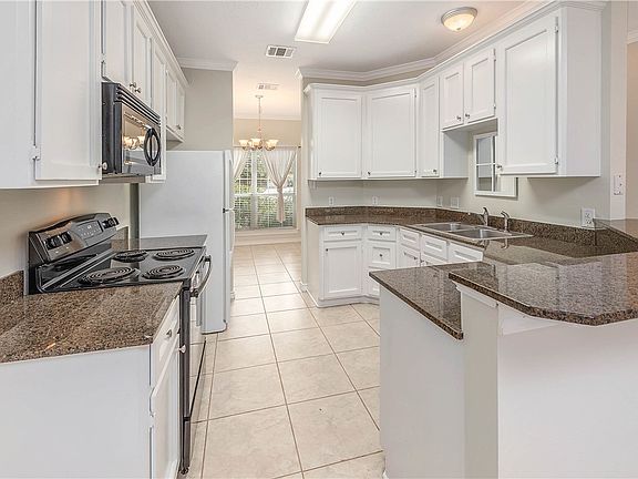5th image of 408 Montauk Ct