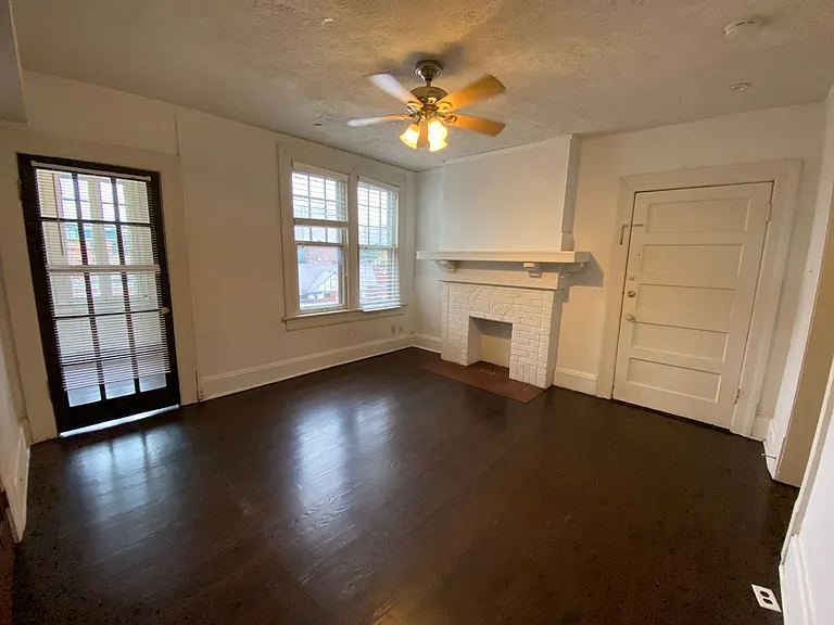 E Norwich Ave 4-16 SSR — Photo 32