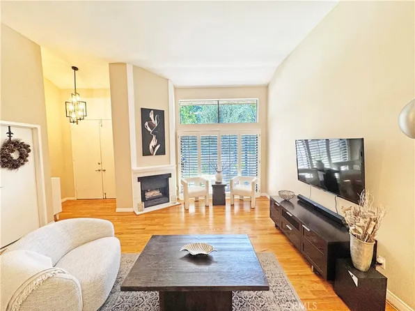 6145 Shoup Ave Unit 58, Woodland Hills, CA 91367