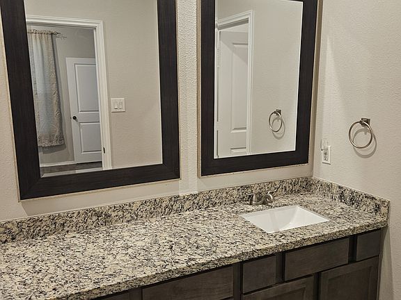 5th image of 11490 Persimmon St