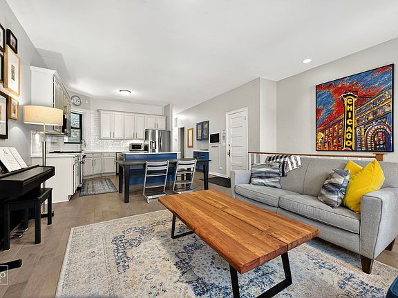 4th image of 1455 W Cuyler Ave #1E