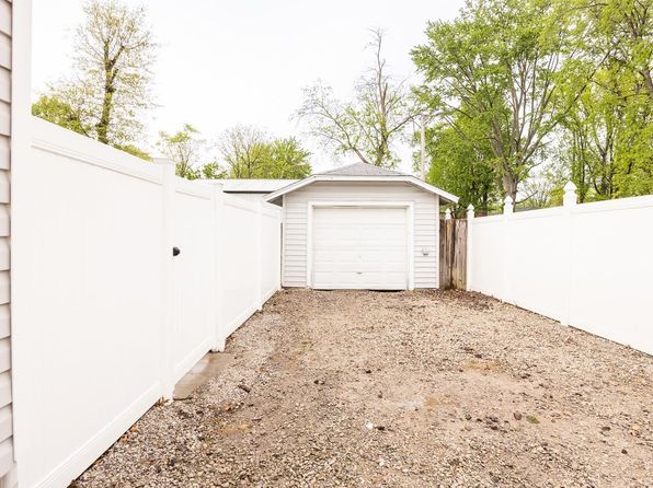 715 W Church St, Mascoutah, IL 62258