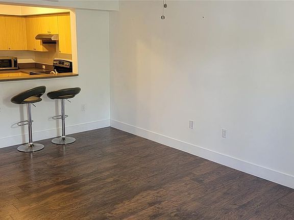 5th image of 2965 NE 185th St APT 1501