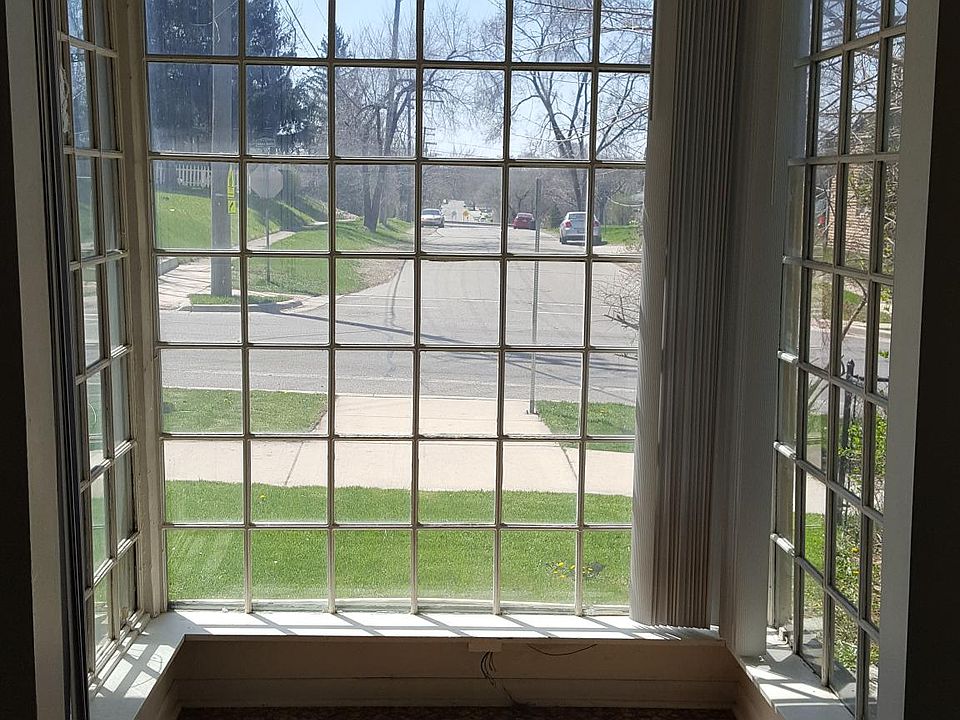 1st image of 301 E Cross St #1