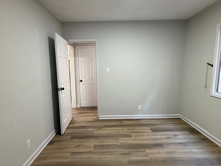 8464 S Avalon Blvd — Photo 8