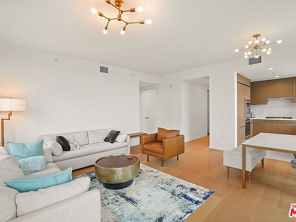 4th image of 889 Francisco St Unit 2608