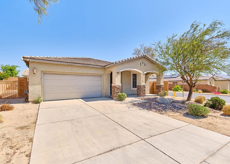 1st image of 66238 Lantana Ln