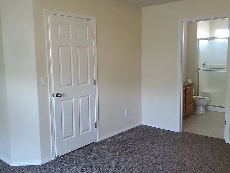 460 Laguna Dr — Photo 21
