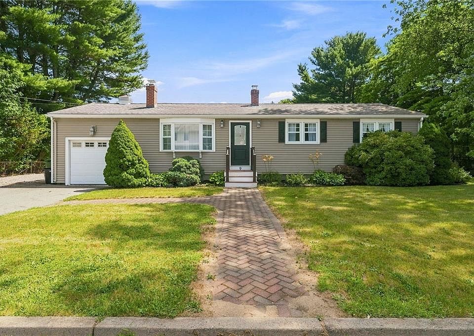 1st image of 9 Eileen Dr