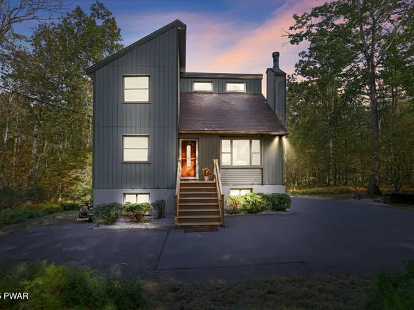 274 Tinkwig Dr, Hawley, PA 18428