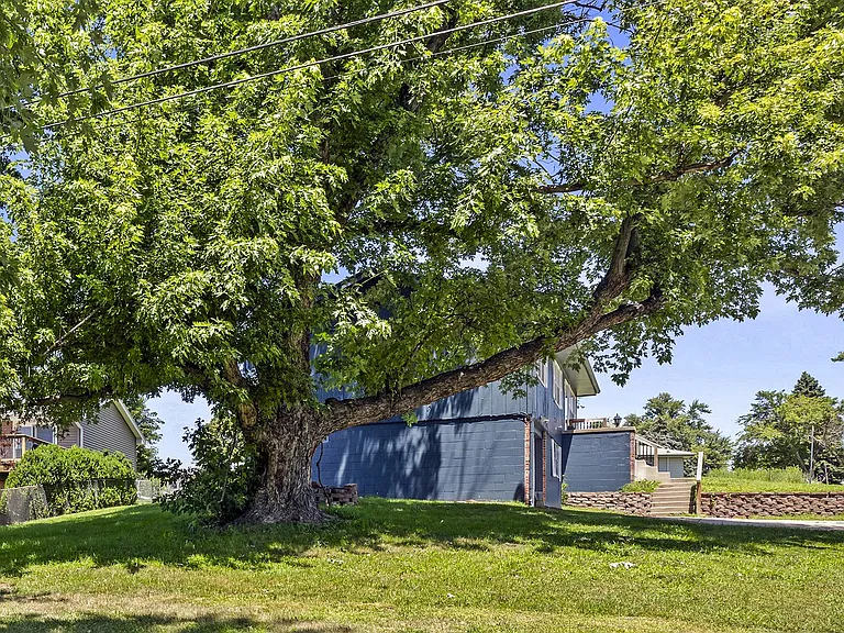 5508 S 122nd St — Photo 31