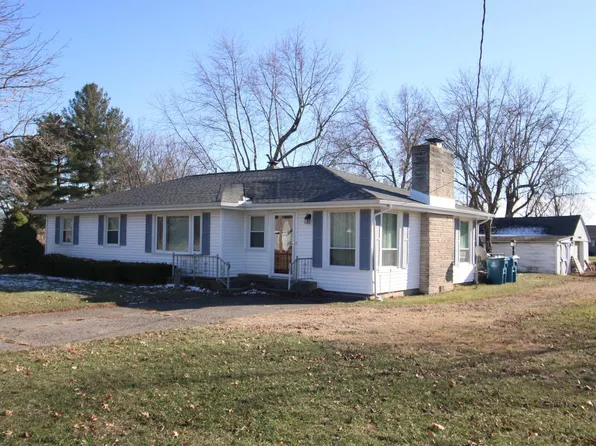 1102 E Culver Rd, Knox, IN 46534