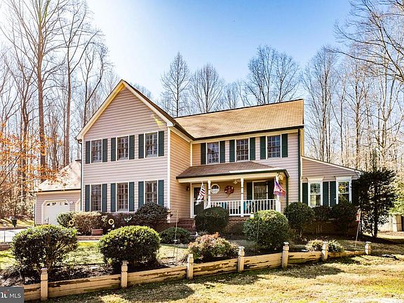 3rd image of 9602 Treemont Ln
